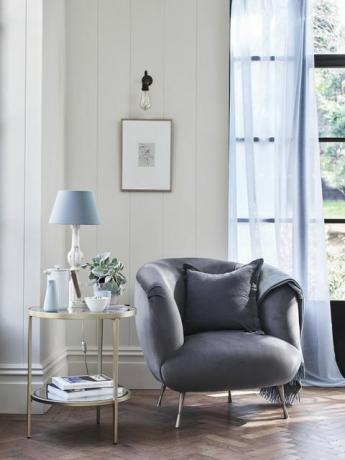 dfs Darcy Velvet Accent Chair, House Beautiful, HB X Lizenz-Shooting am 22. März 2021, Fotografin Polly Wreford, Stylistin Jen Haslam, Produktion Sarah Keady