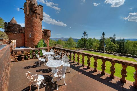 Glenborrodale Castle, Schottland zu verkaufen mit zwei Inseln