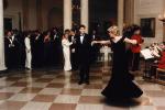 Prinzessin Dianas "Travolta Dress" wird im Kensington Palace ausgestellt