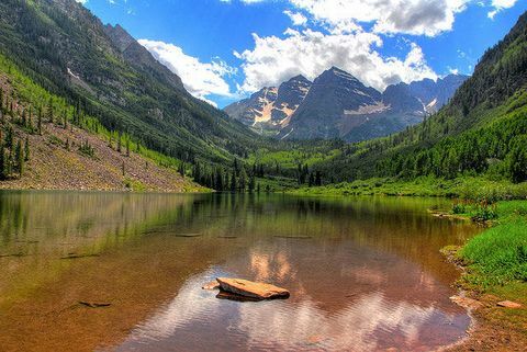 Wunderschöne Herbstlandschaften: Kastanienbraune Glocken, Espe, Colorado