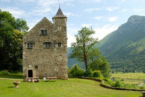 Chateau - Laruns, Pyrenees Atlantiques - ausserhalb - Savills