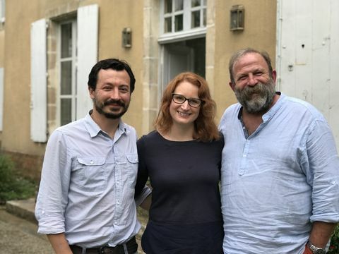 Tim und Rebecca Jones, Eigentümer von Chateau de la Ruche in Dick und Angel Strawbridges Escape to the Chateau: DIY, Serie 2