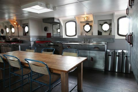 umgebautes Hausboot zum Verkauf in Südwest-London