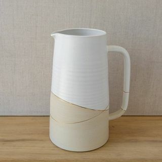 Handgemachter Keramikkrug
