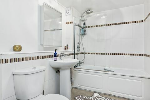 Old Royal Free Place - Islington - Badezimmer - Savills