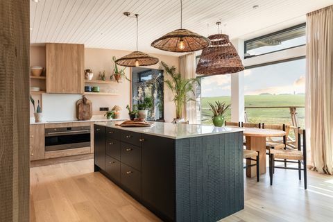 ferienhaus in cornwall, entworfen von banjo beale, dem gewinner von interior design masters