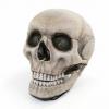 Dieser Skull Bean Bag Chair wurde zum Sitzen und Ansehen von Halloween-Filmen hergestellt