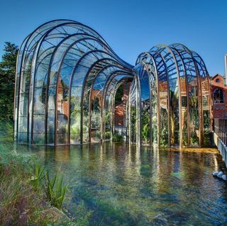 Die Bombay Sapphire Distillery Discovery Tour mit Gin-Cocktail für zwei Personen