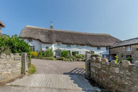 Besichtigen Sie dieses wunderschöne ehemalige Bauernhaus aus dem 16. Jahrhundert mit einem angrenzenden viktorianischen Nebengebäude