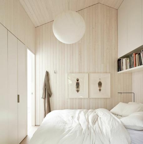 kleines weißes modernes Schlafzimmer