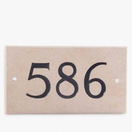 Personalisierte Hausnummer aus Portland Stein