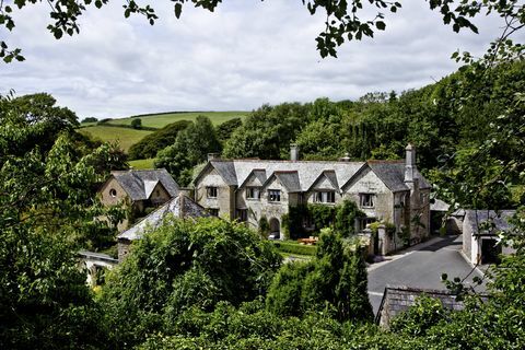 Ranscombe Manor, Herrenhaus mit acht Schlafzimmern und Gartenlabyrinth zum Verkauf in Kingsbridge, Devon