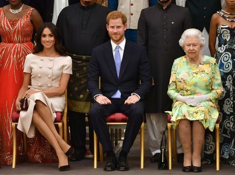 Ihre Majestät veranstaltet die Preisverleihung der Final Leaders Young Leaders