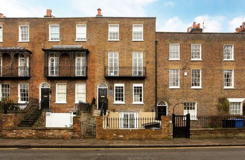 63 Kings Road - Windsor - AY Nutt - Vorderseite - Hamptons International