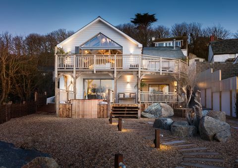 Compass Point, Coverack, Cornwall - Strandhaus zu verkaufen