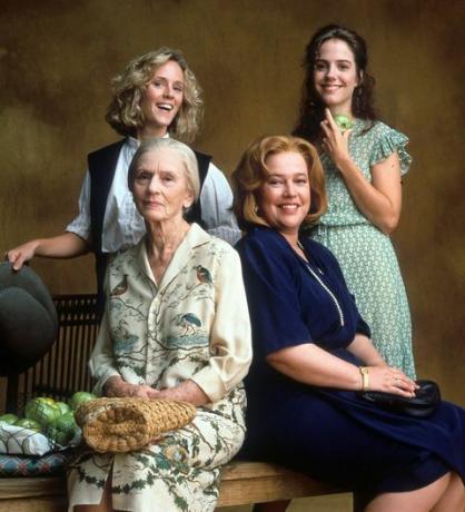 Mary Stuart Masterson, Jessica Tandy, Kathy Bates und Mary Louise Parker Werbeporträt für den Film gebratene grüne Tomaten, 1991 Foto von universalgetty images