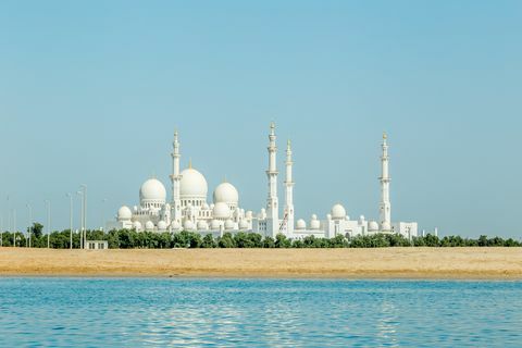  Sheikh Zayed Mosque Abu Dhabi