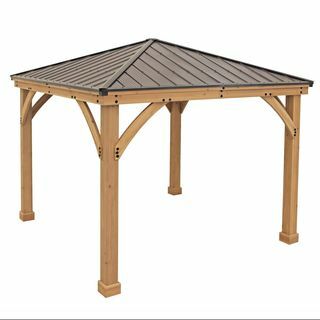 Quadratischer Gazebo aus Meridianholz