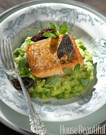 Lachs und Risotto auf einem Teller