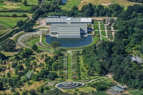 Luftaufnahme der botanischen Gärten bei RHS Wisley, Surrey