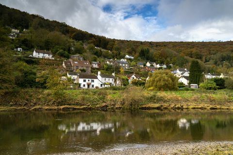 Das Flussuferdorf von Llandogo auf dem Fluss Wye im Wye-Tal AONB nahe Tintern, Wales