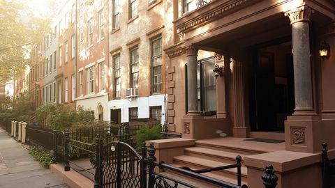 Elegante Brownstones und Reihenhäuser im West Village. Manhattan, New York City