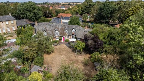 bezauberndes strohgedecktes ferienhaus zum verkauf in bedfordshire