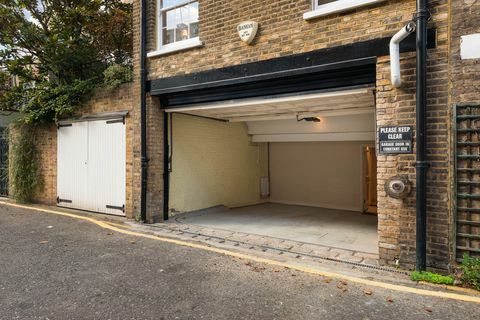 Wellington Square - London - James Bond Immobilien - Garage - Knight Frank