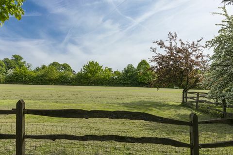 Friars Elm in Ranmore Common, Dorking, Surrey - Landhaus zu verkaufen