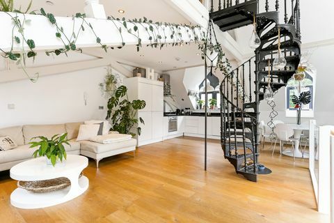 moderne wohnung zum verkauf in einer umgebauten kapelle in london