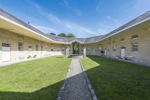 The Old Stables - Langton Long - offener Innenhof