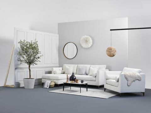 Louise Redknapp bringt Sofas, Stühle und Fußhocker der BOLD by Louise-Kollektion auf den Markt