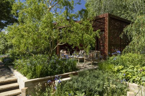 Morris und Co, entworfen von Ruth Willmott, gesponsert von Morris Co Show Garden RHS Chelsea Flower Show 2022