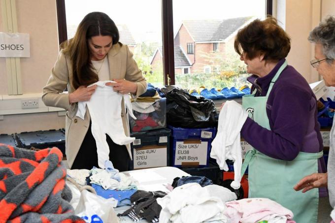 Kate Middleton schaute sich gestern Babykleidung an