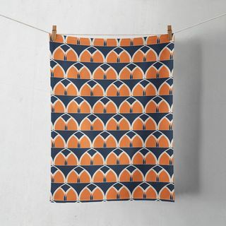 Orange und marineblaues geometrisches Geschirrtuch