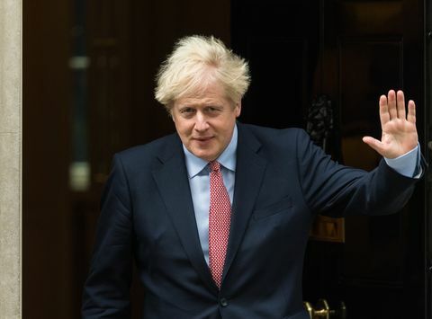 Der britische Premierminister Boris Johnson verlässt die Downing Street 10, um seine Rede bei einem Führer zu halten konservative Parteikonferenz, die aufgrund der Coronavirus-Pandemie am 06. Oktober 2020 in online stattfindet London, England