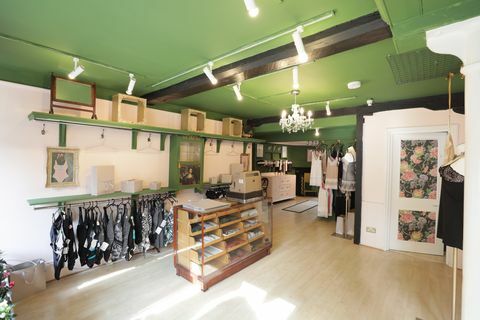 Interior Design Masters Lingerie Shop enthüllen