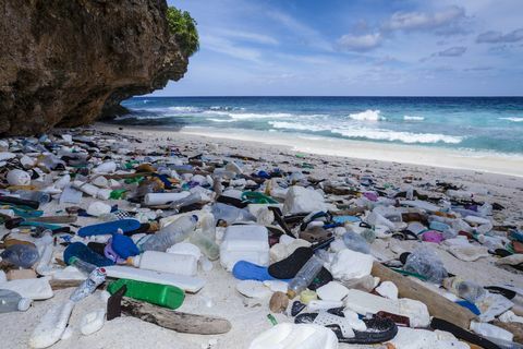 Plastikmüll am Strand