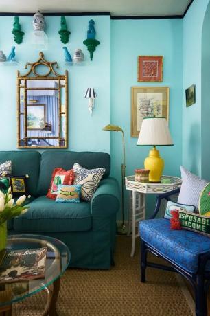 türkisfarbenes und blaues Wohnzimmer