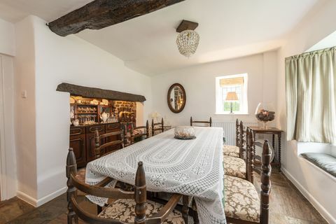 schönes Häuschen zum Verkauf im Herzen von Milton Abbas Dorf, Dorset
