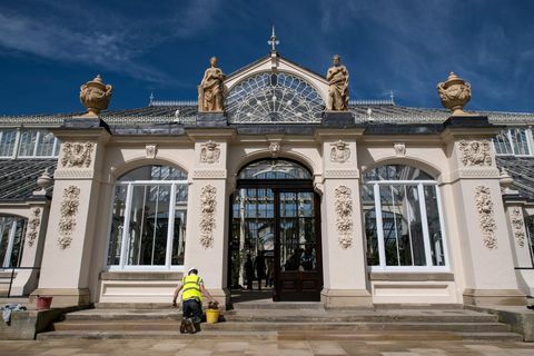 Das kürzlich renovierte Kew Garden's Temperate House ist wieder für die Öffentlichkeit zugänglich