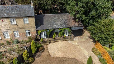 bezauberndes strohgedecktes ferienhaus zum verkauf in bedfordshire