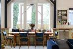 Umgewandeltes viktorianisches Pumpenhaus mit Scandi-Interieur zum Verkauf in Winchester