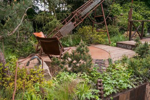 Walker's Wharf Garden unterstützt von Doncaster Deaf Trust. Entworfen von: Graham Bodle. Gefördert von: Walker's Nurseries. RHS Chelsea Flower Show 2017