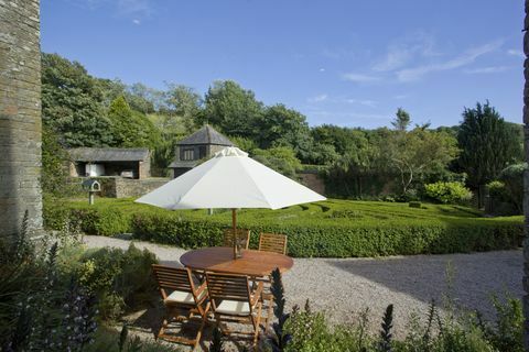 Ranscombe Manor, Herrenhaus mit acht Schlafzimmern und Gartenlabyrinth zum Verkauf in Kingsbridge, Devon