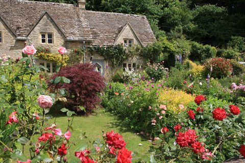 Einer der besten Gärten in den Cotswolds von Bibury; William Morris nannte es das schönste Dorf des Landes;