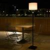 Costco verkauft eine wetterfeste 3-in-1-Terrassenlampe für den Außenbereich