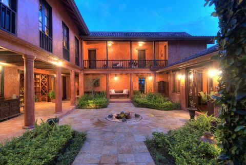 Mel Gibson - Costa Rica Dschungel Anwesen - Nacht Veranda - Christie's International Real Estate