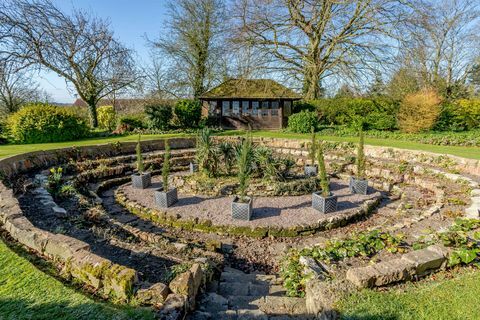 Ehemaliges Jagdschloss aus den 1920er Jahren in Leicestershire zu verkaufen